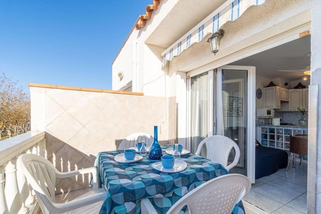 A16-Casa Con Barbacoa En La Playa Villa Empuriabrava Buitenkant foto